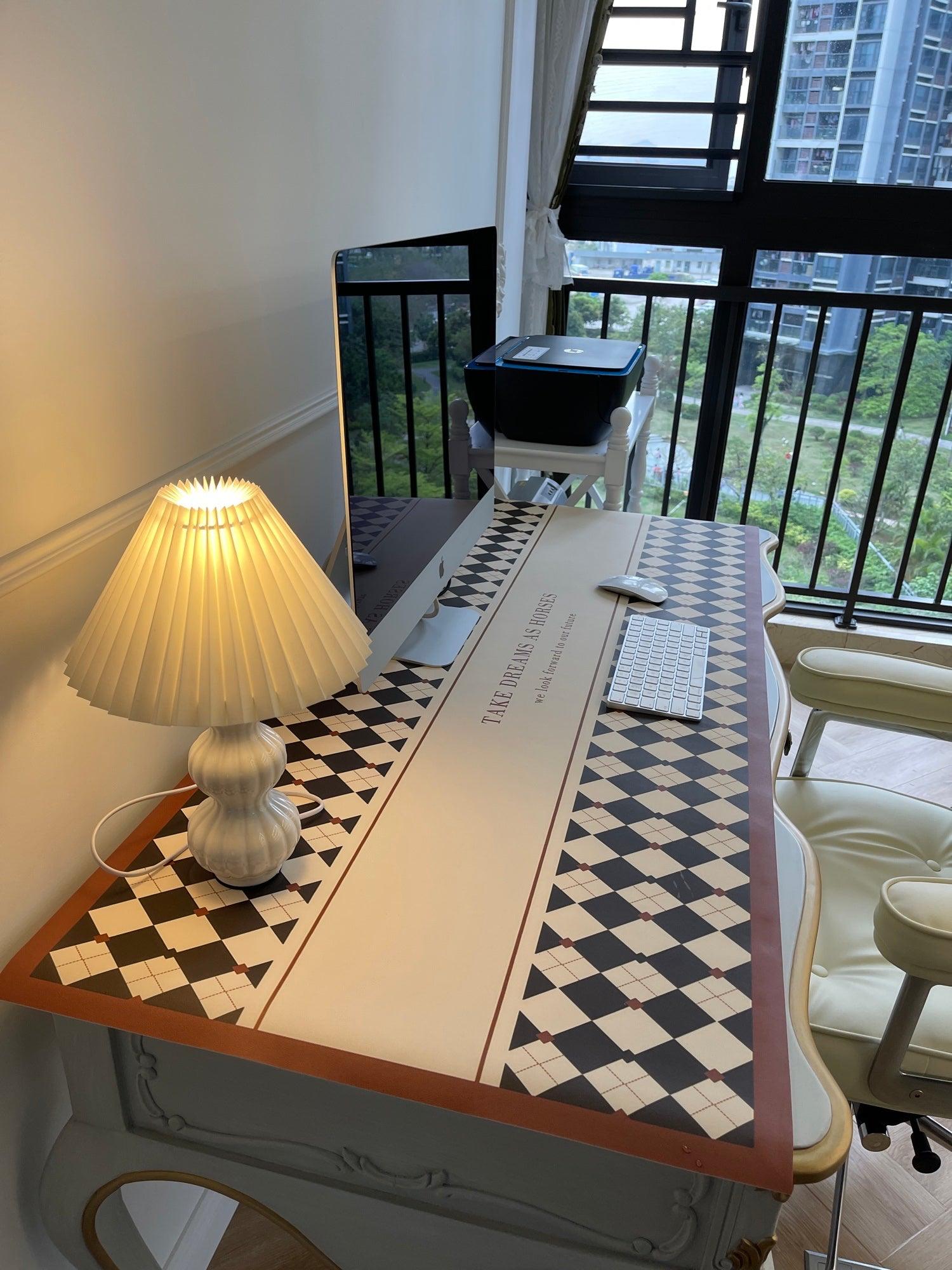 Leo Table lamp - Cueteks