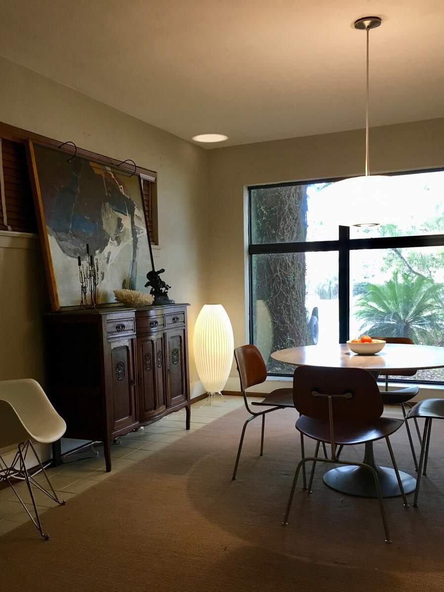 White Nelson Ball Shape Tripod Table Lamp - Cueteks