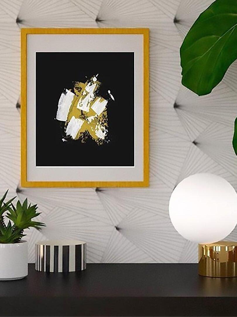 Modern Tip of The Tongue Glass Ball Table Lamp - Cueteks