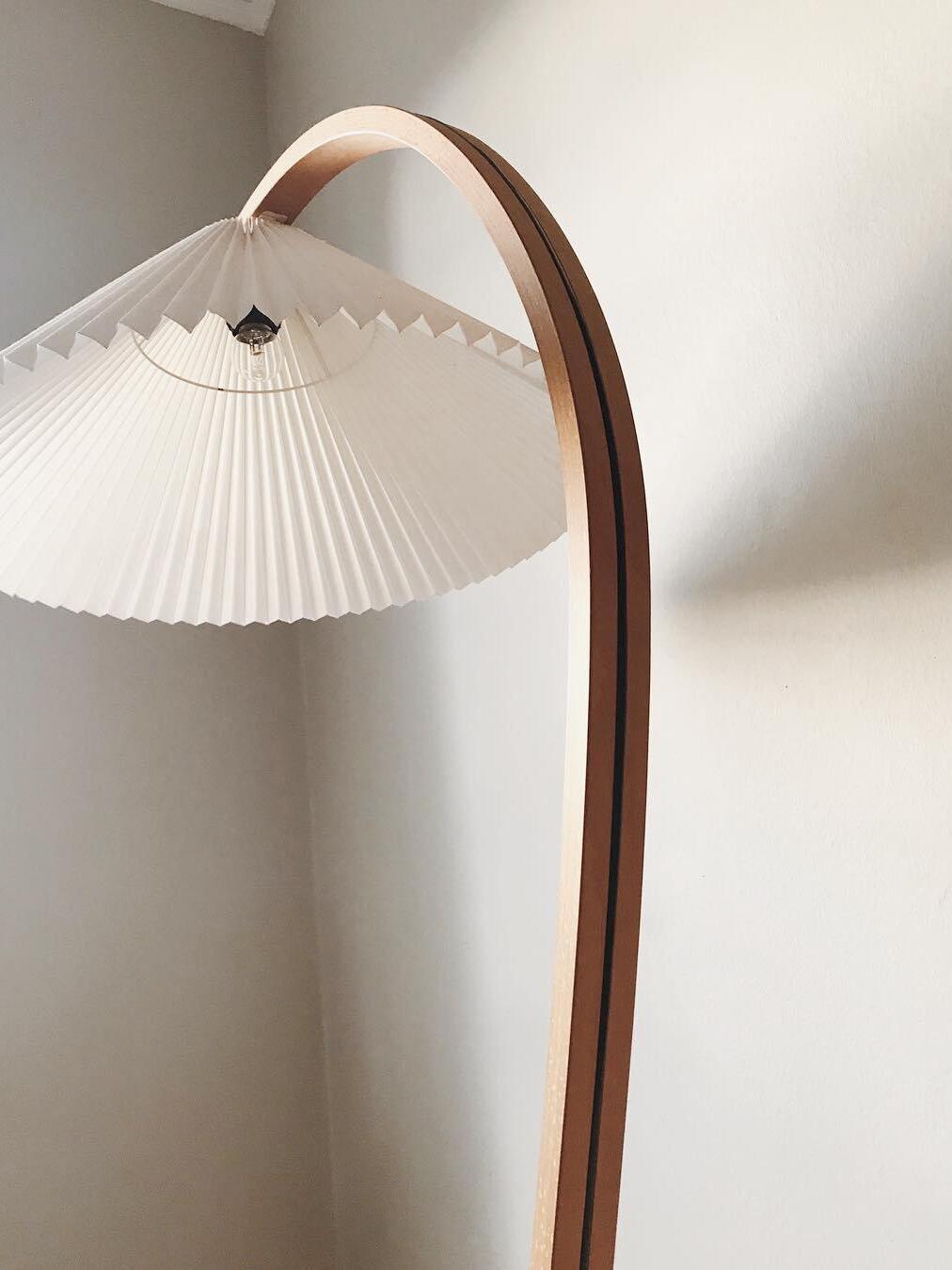 Caprani Floor Lamp - Cueteks