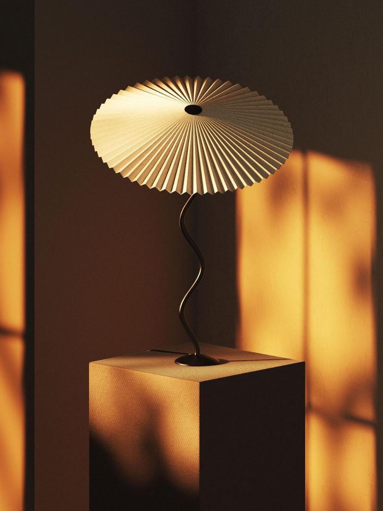 Pleated Hat Table Lamp - Cueteks