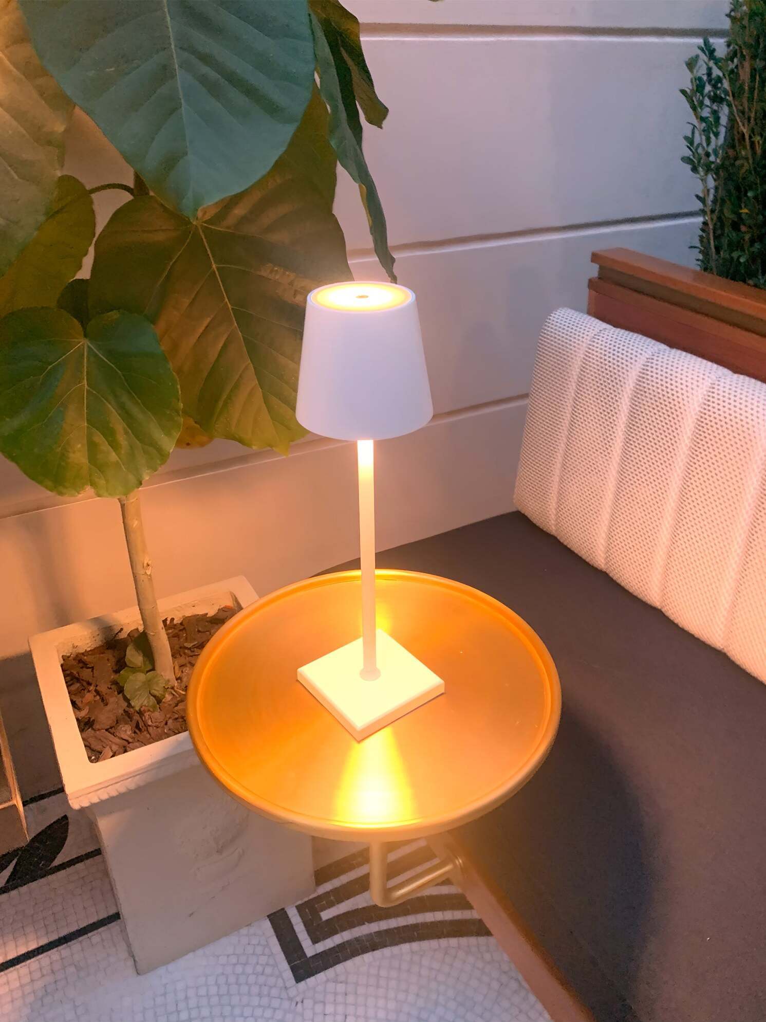 Macaroon Pro Rechargeble Table Lamp - Cueteks