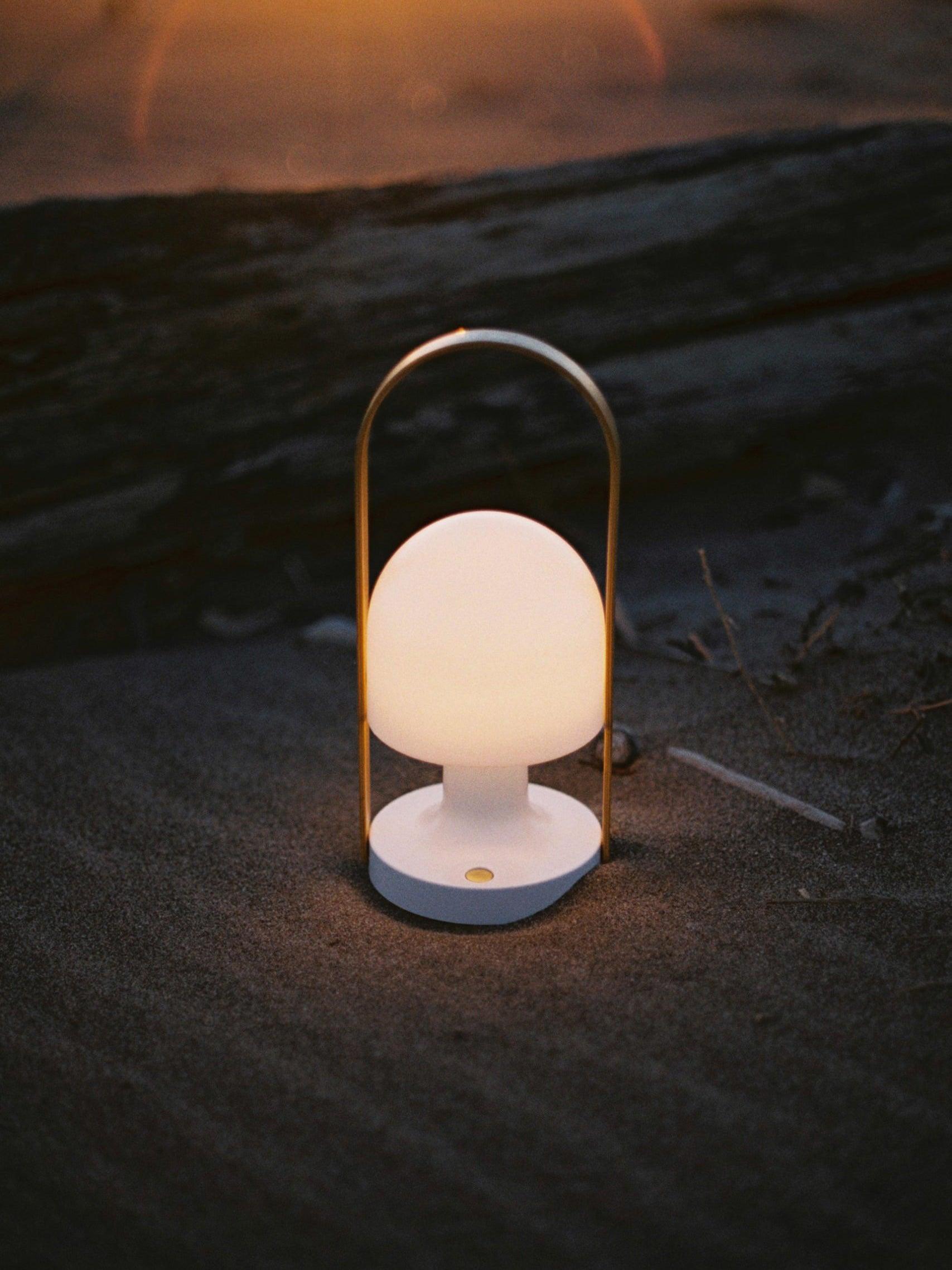 FollowMe Table Lamp - Cueteks