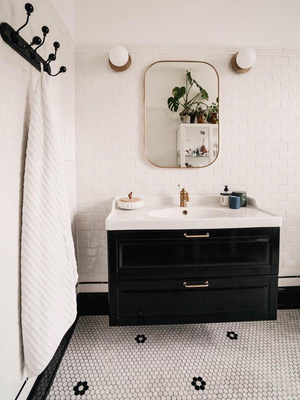 Liila Wall Sconce - Cueteks