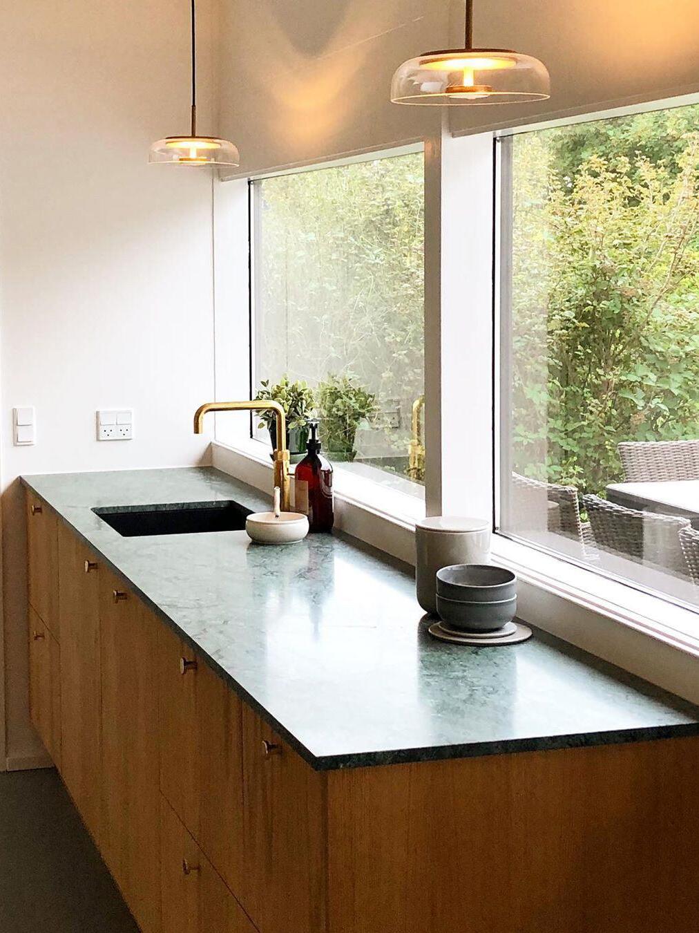 Simple Blossi Transparant Glass Bowl Pendant Light - Cueteks