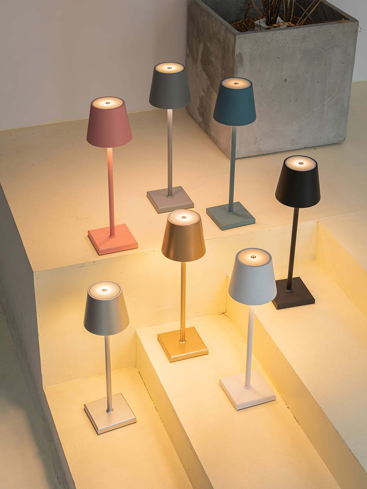 Macaroon Pro Rechargeble Table Lamp - Cueteks