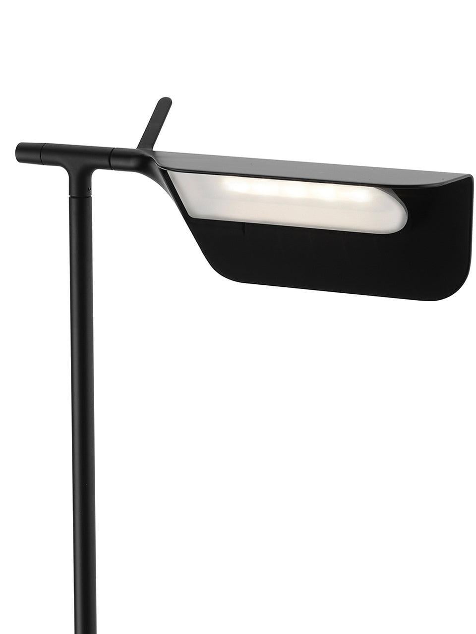 Close view of the black folded hood, light diffuser and upright tab