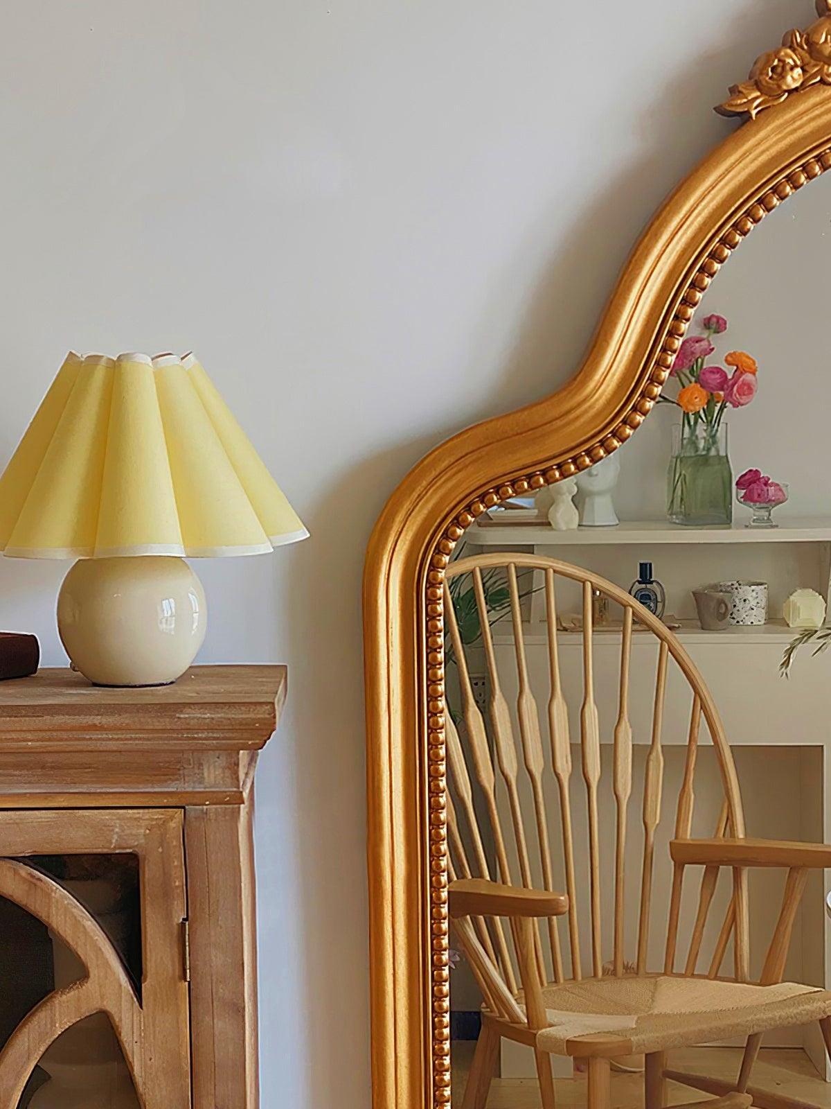 Kicsi Knife Pleat Table Lamp - Cueteks