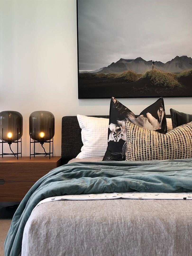 Classic Oda Transparant Glass Ball Table Lamp - Cueteks