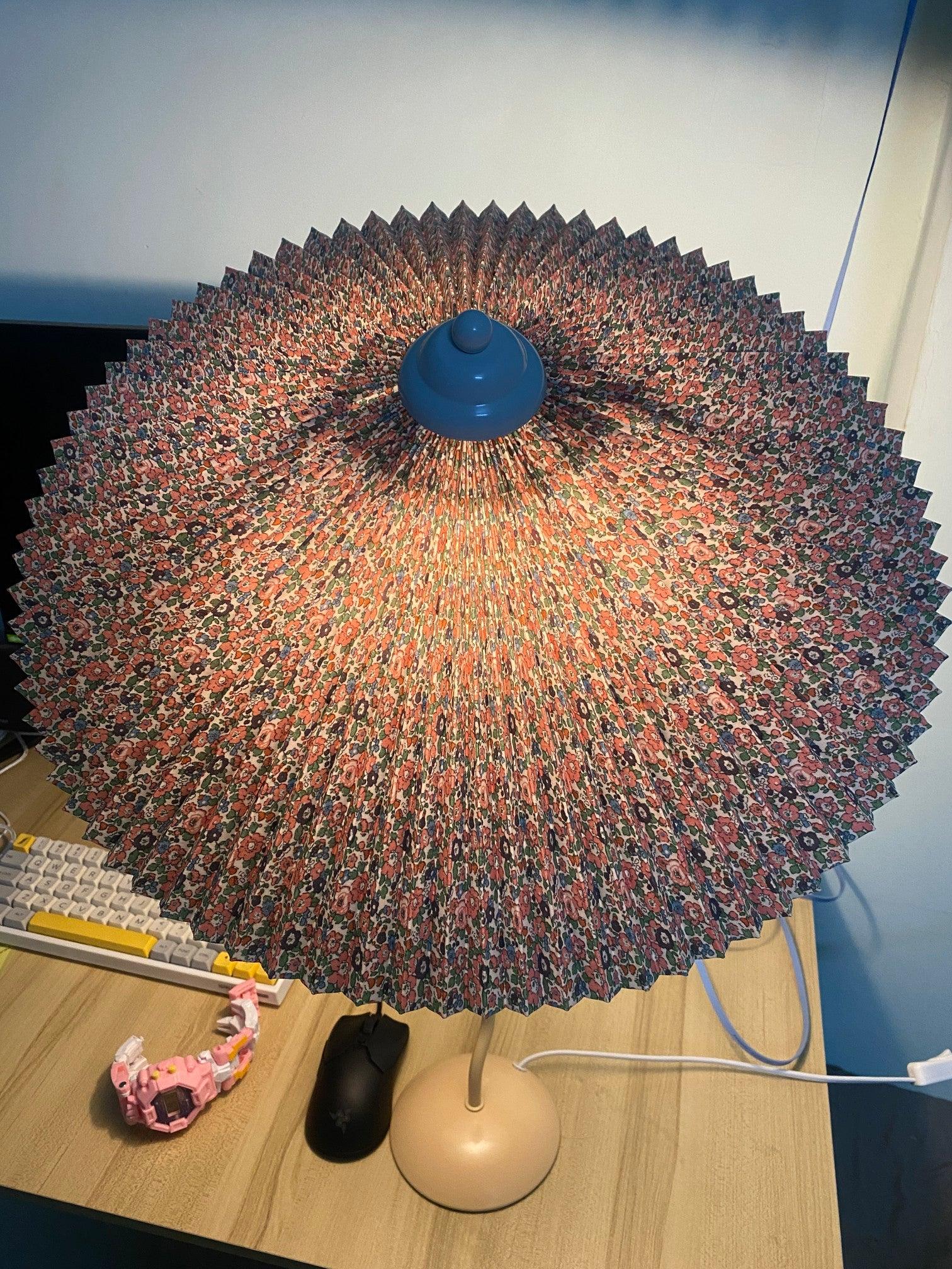 Pleated Hat Table Lamp - Cueteks