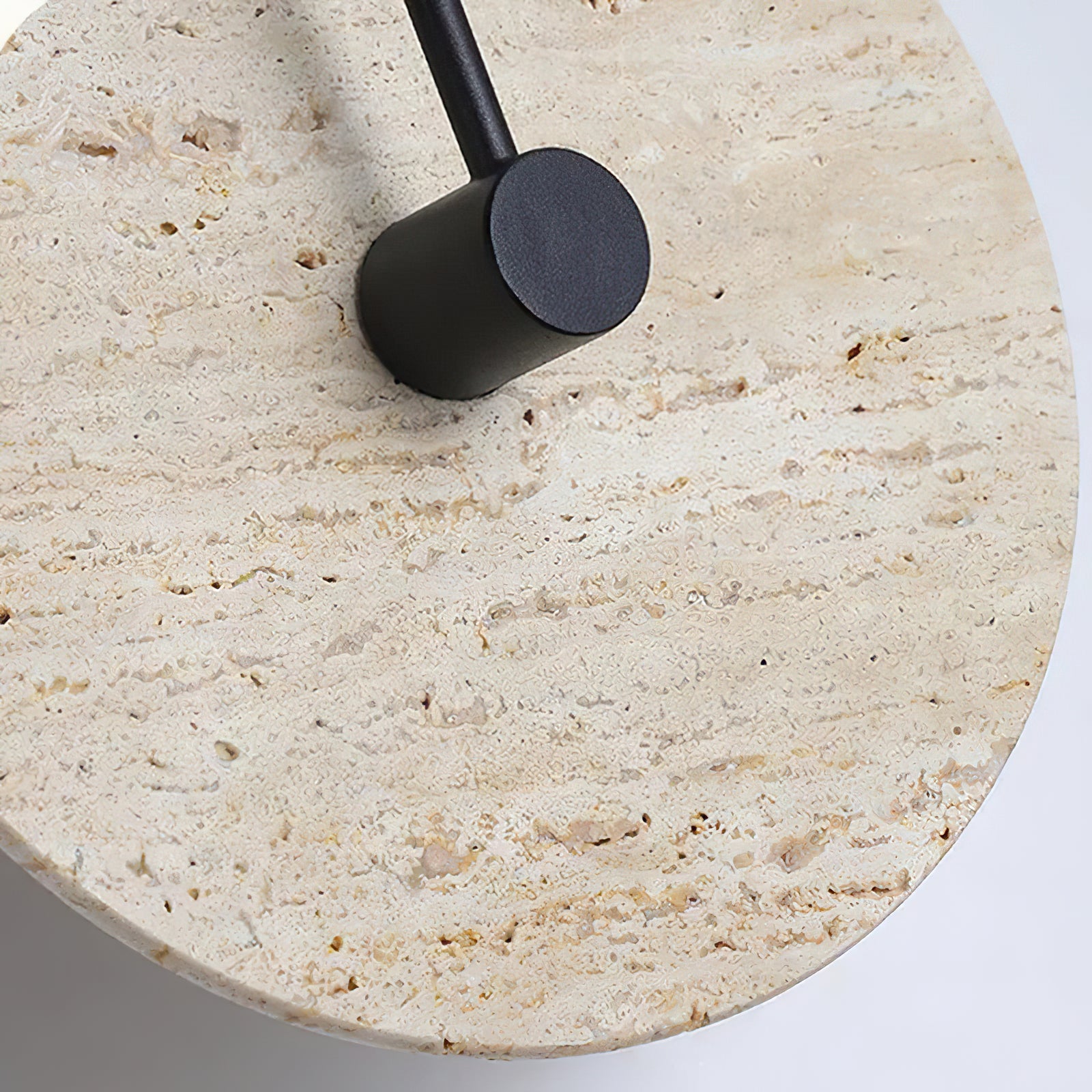 Aplique circular minimalista de travertino