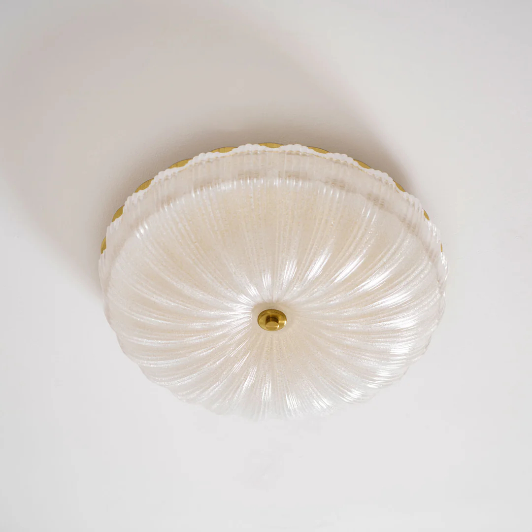 Frosted-white ribbed bowl with gold-coloured centre detail
